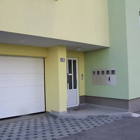 Mario Apartment Podstrana