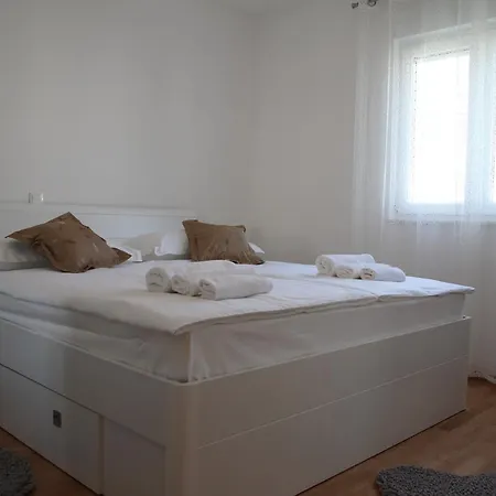 Apartment Mario